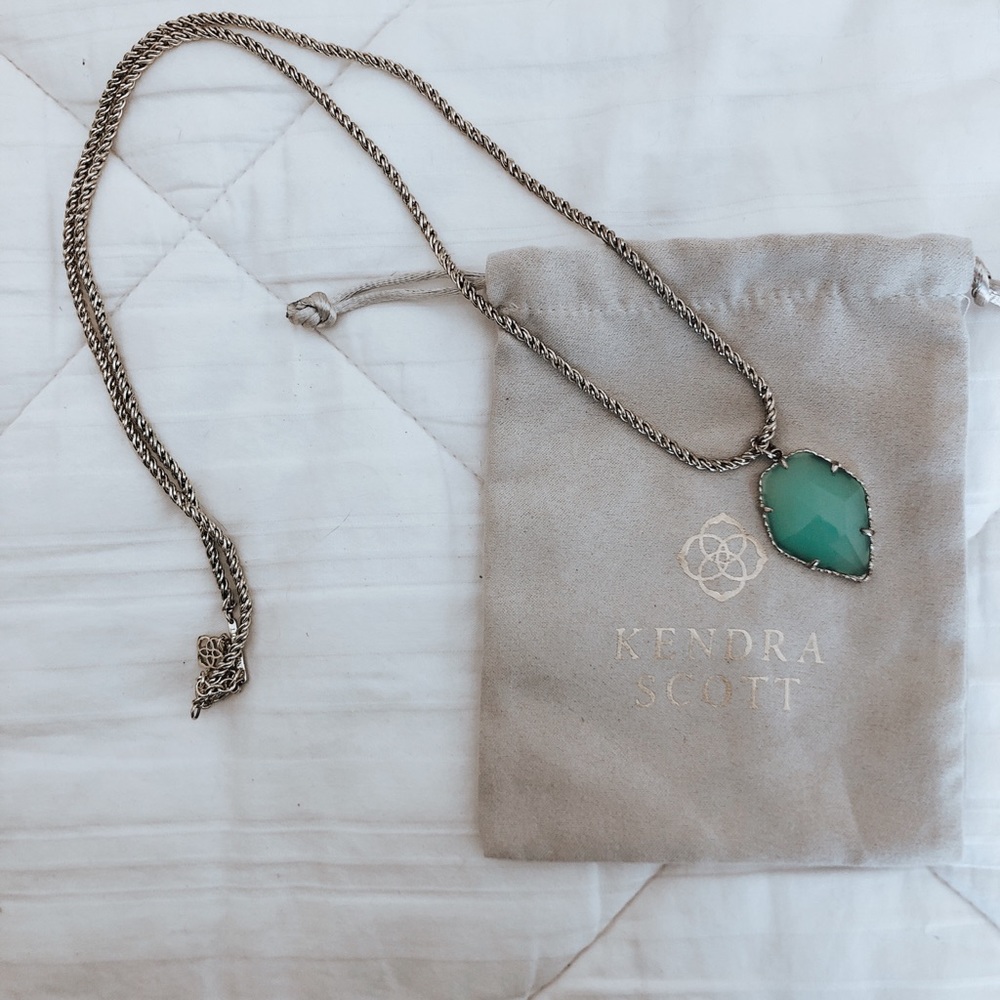 Kendra Scott Necklace